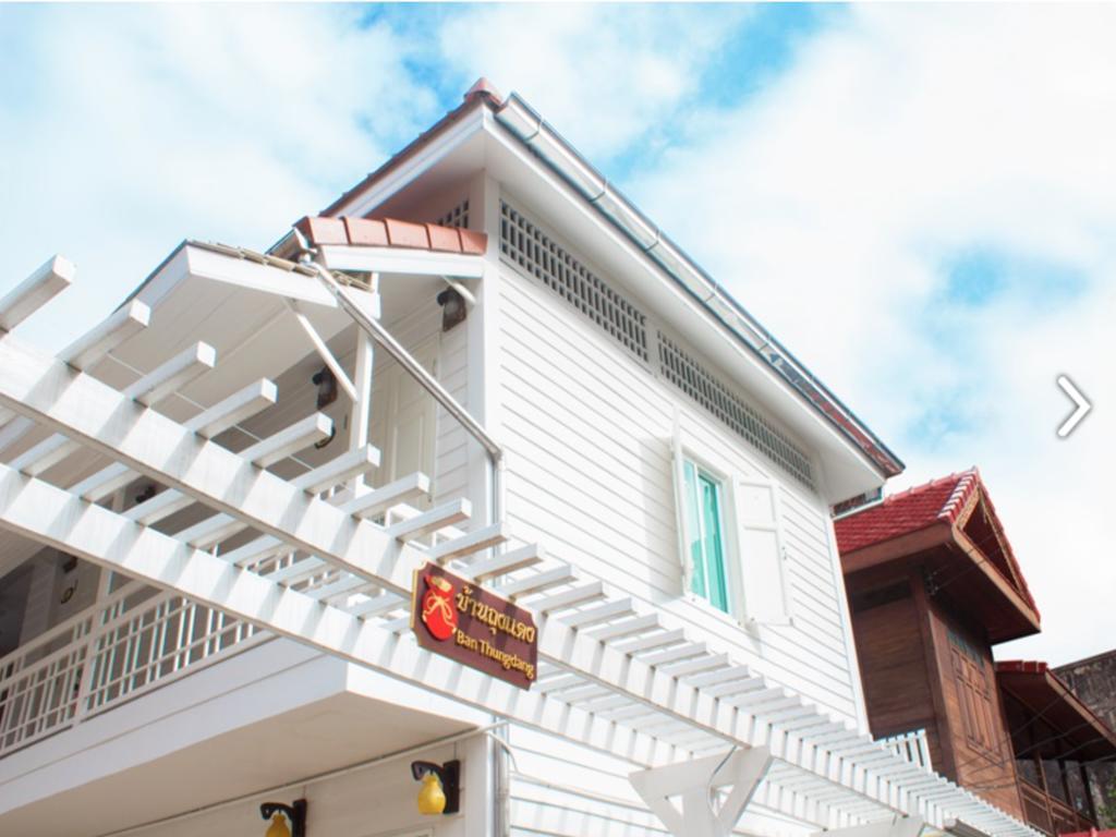 Ban Thungdang Housetel Bangkok Hotel Exterior photo