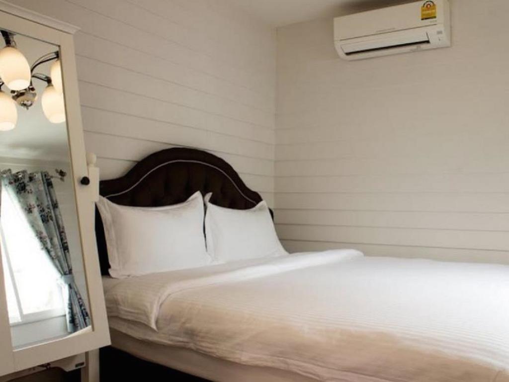 Ban Thungdang Housetel Bangkok Hotel Room photo
