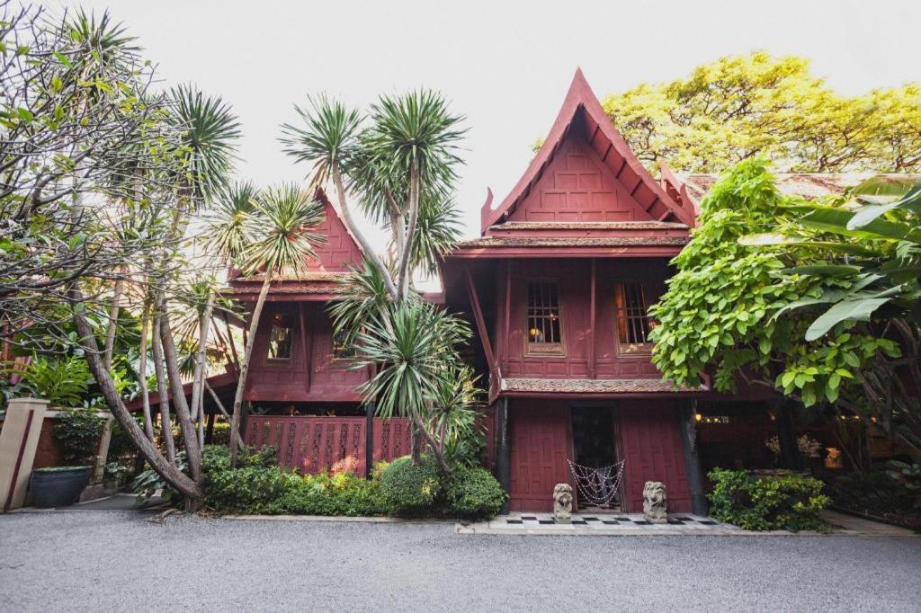 Ban Thungdang Housetel Bangkok Hotel Exterior photo